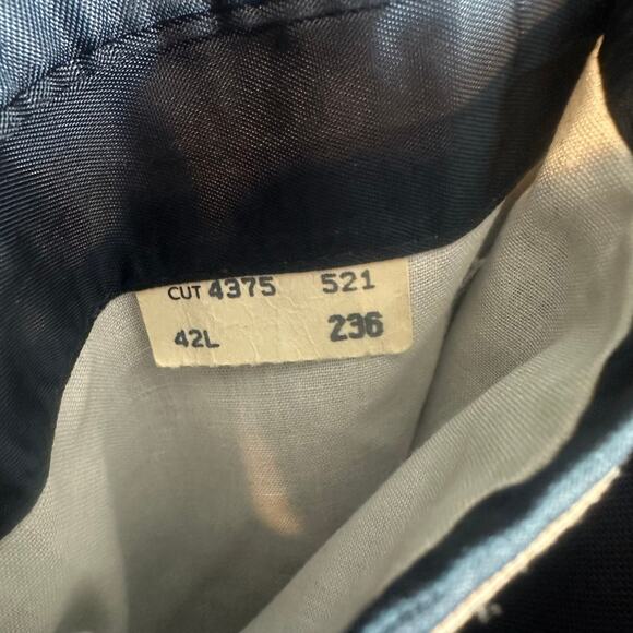 LL Bean Navy Blue Wool Blazer Sport Coat Jacket Gold Tone Buttons 42L 42 Long - Picture 9 of 11